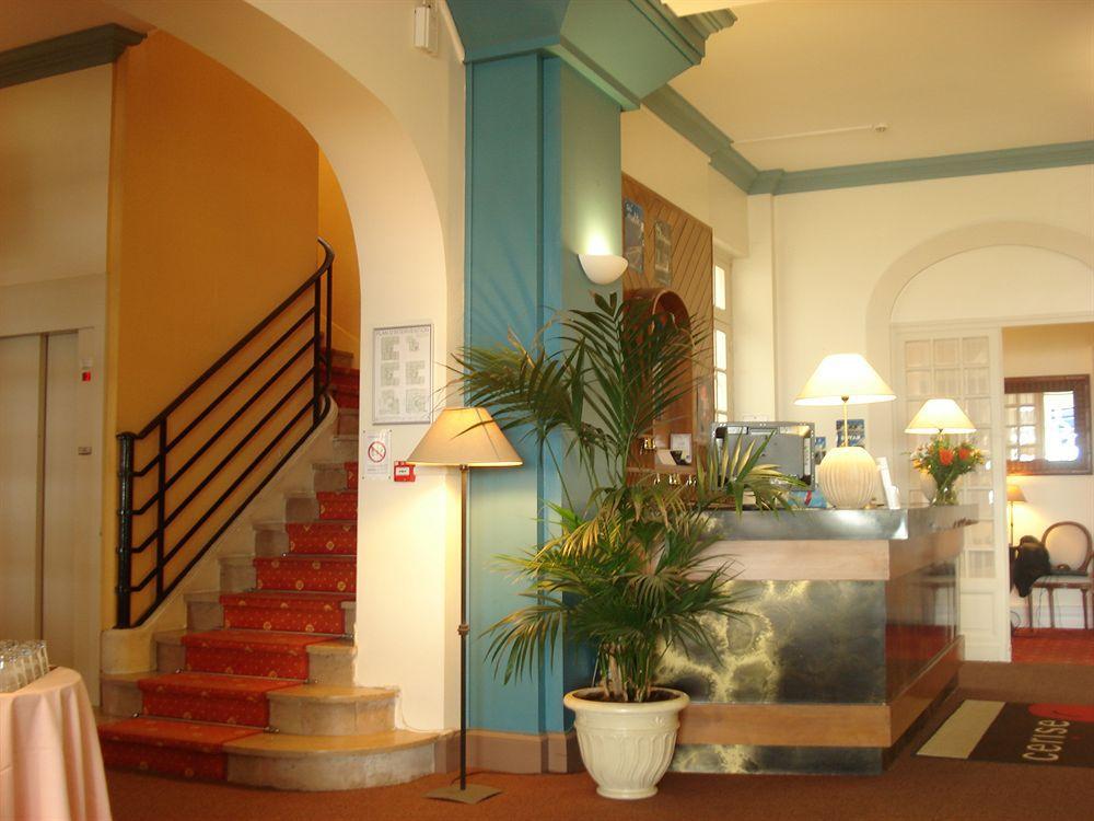 Cerise Royan - Le Grand Hotel De La Plage Luaran gambar
