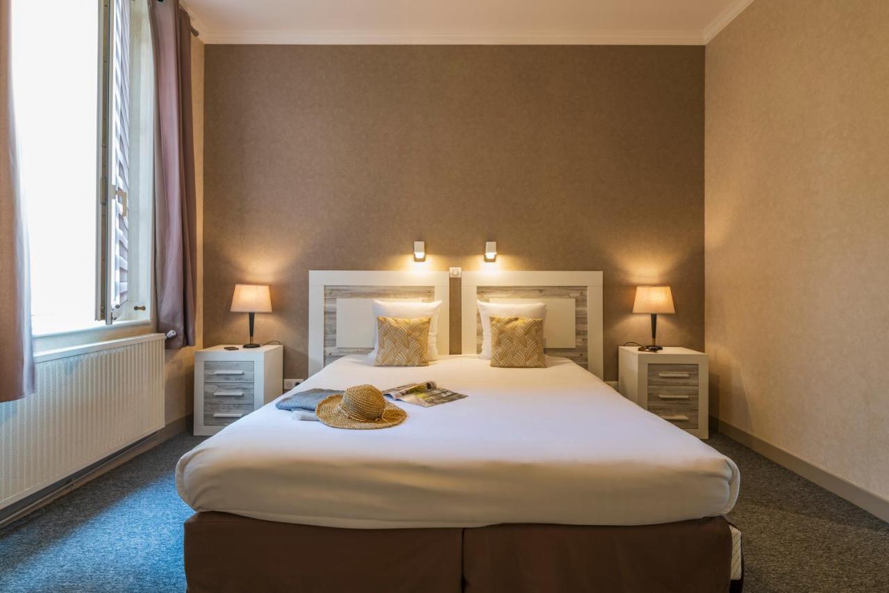 Cerise Royan - Le Grand Hotel De La Plage Luaran gambar