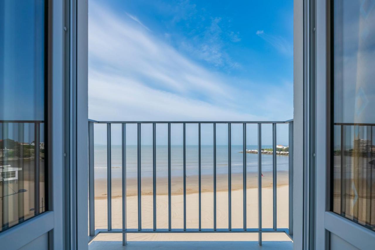 Cerise Royan - Le Grand Hotel De La Plage Luaran gambar