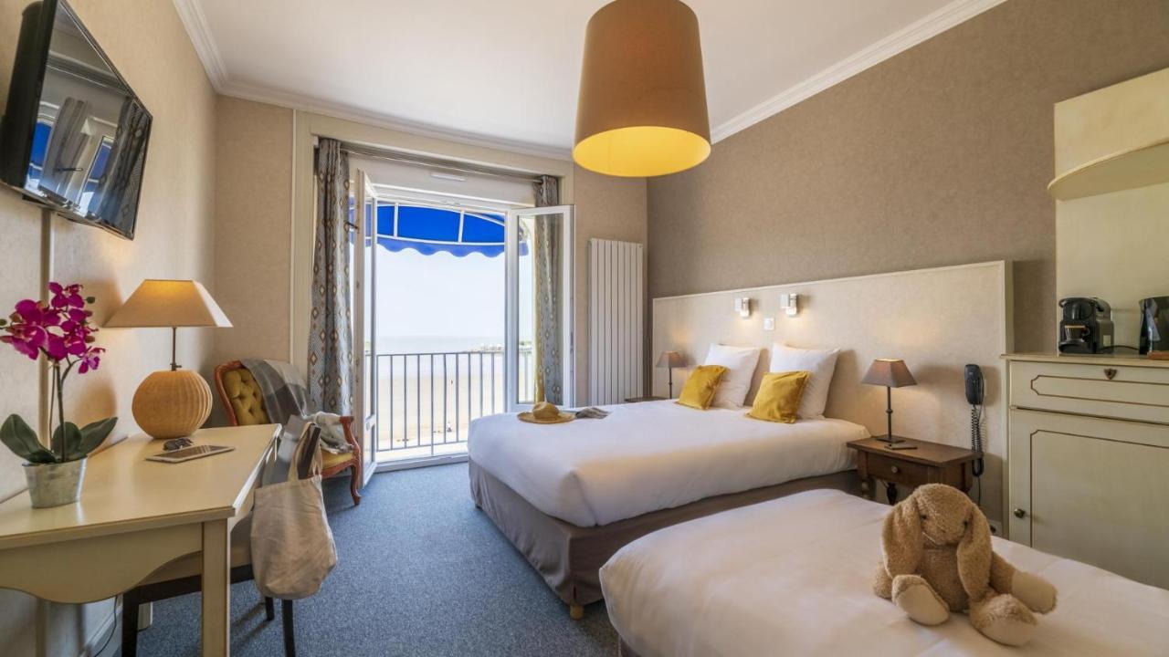 Cerise Royan - Le Grand Hotel De La Plage Luaran gambar