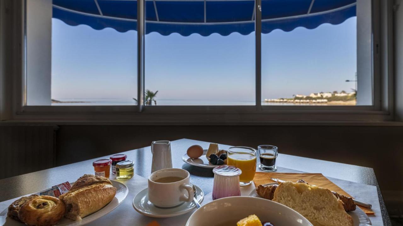 Cerise Royan - Le Grand Hotel De La Plage Luaran gambar