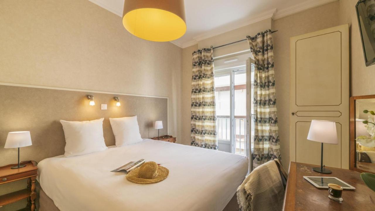 Cerise Royan - Le Grand Hotel De La Plage Luaran gambar