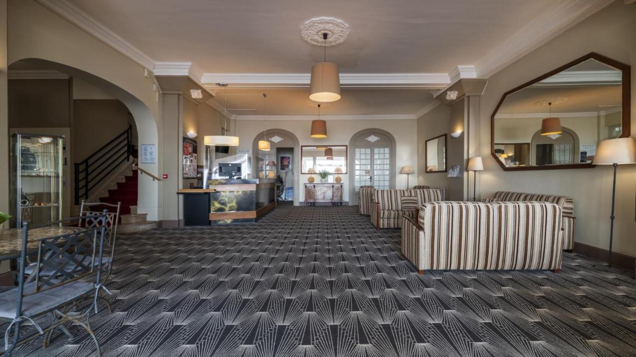 Cerise Royan - Le Grand Hotel De La Plage Luaran gambar
