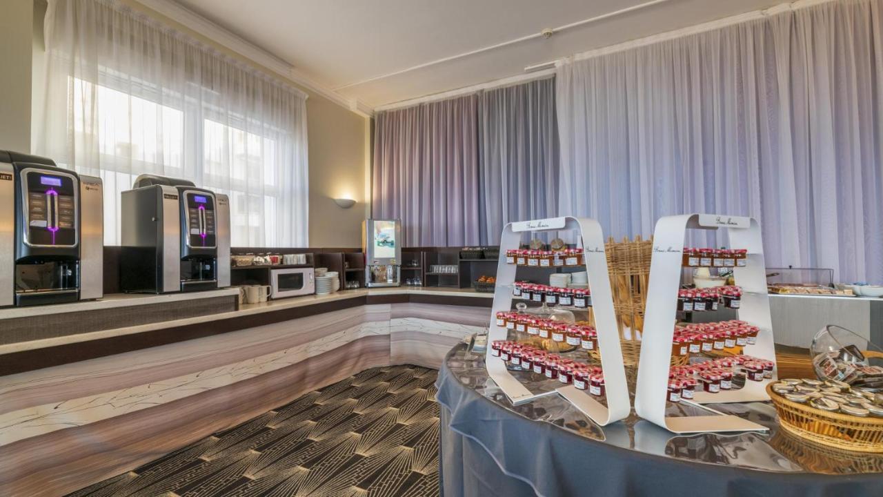 Cerise Royan - Le Grand Hotel De La Plage Luaran gambar
