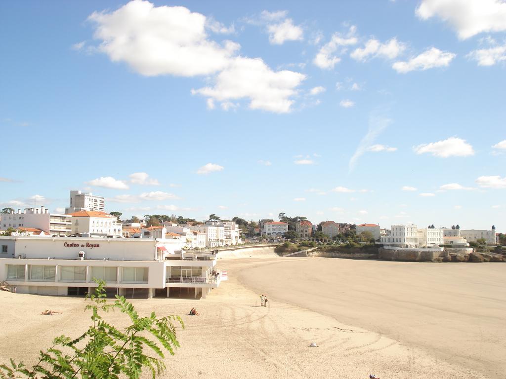 Cerise Royan - Le Grand Hotel De La Plage Luaran gambar