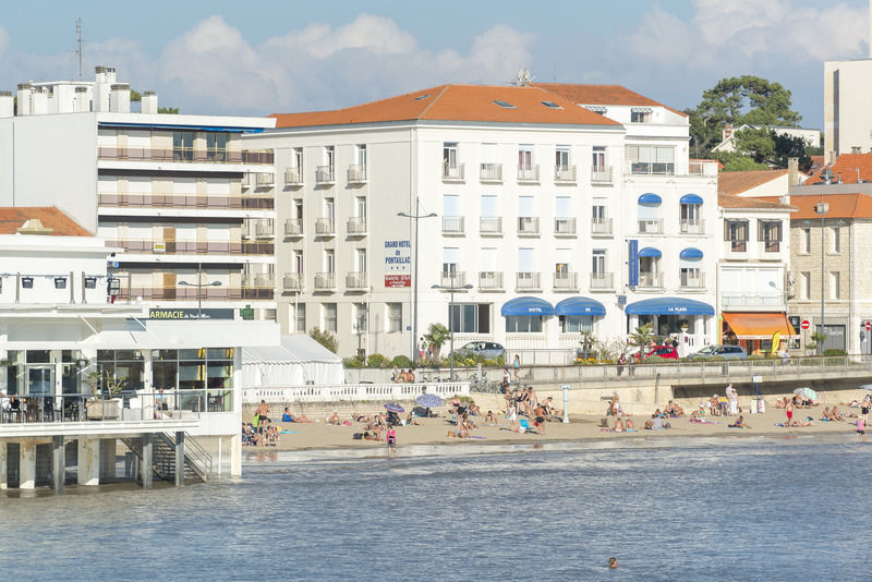 Cerise Royan - Le Grand Hotel De La Plage Luaran gambar