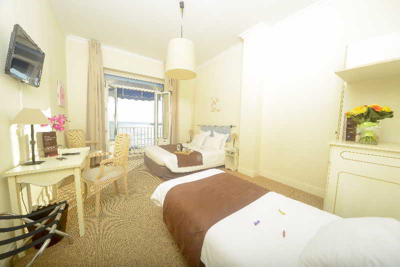 Cerise Royan - Le Grand Hotel De La Plage Luaran gambar