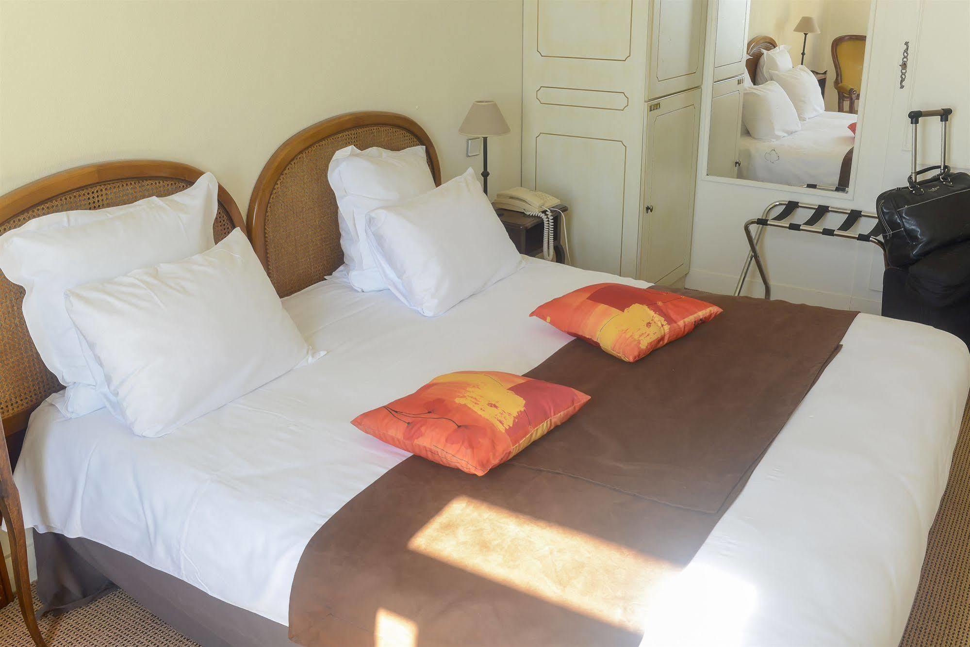Cerise Royan - Le Grand Hotel De La Plage Luaran gambar