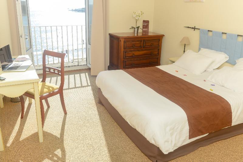Cerise Royan - Le Grand Hotel De La Plage Luaran gambar